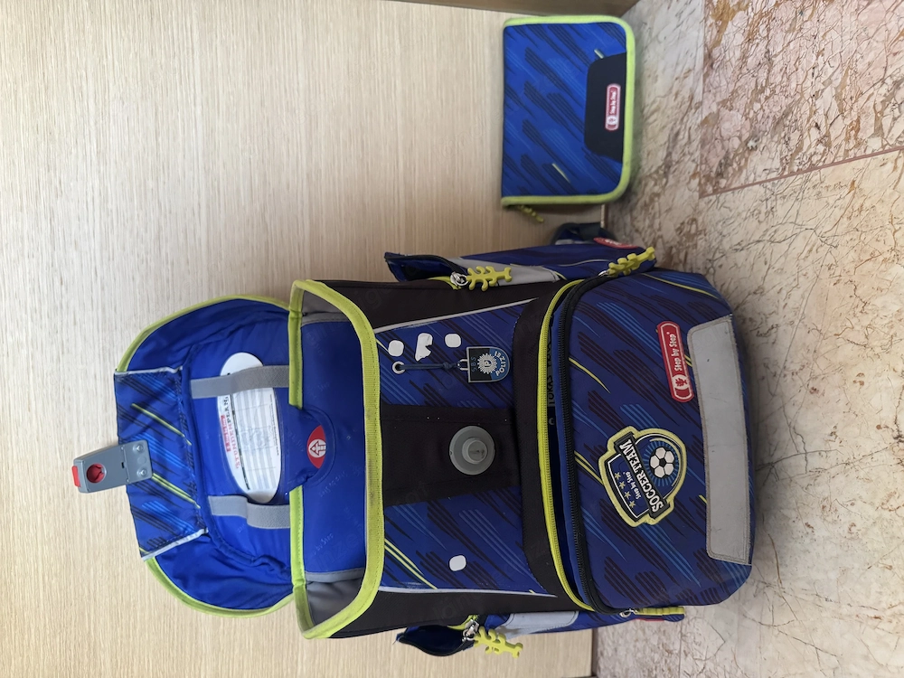 Schultasche  Fußball mit  Federschachtel