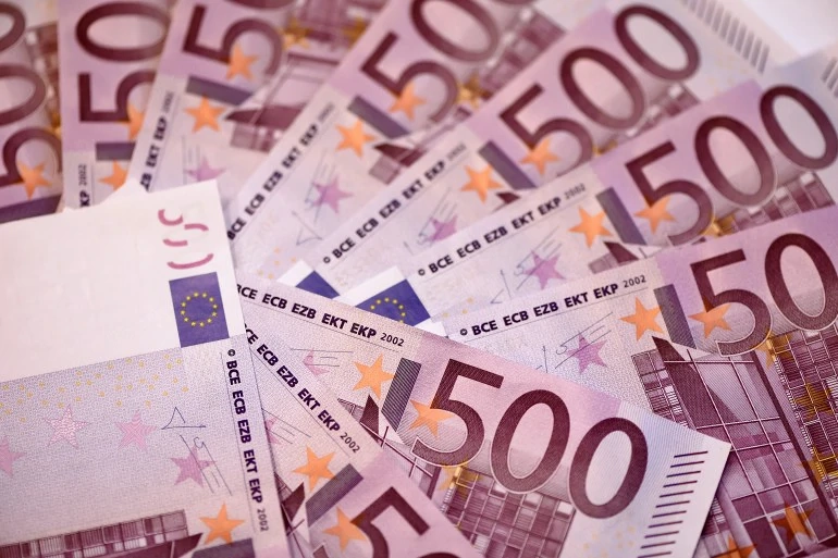 Kreditangebote: Lösen Sie Ihre Probleme und verwirklichen Sie Ihre Projekte  Wir bieten maßgeschneid