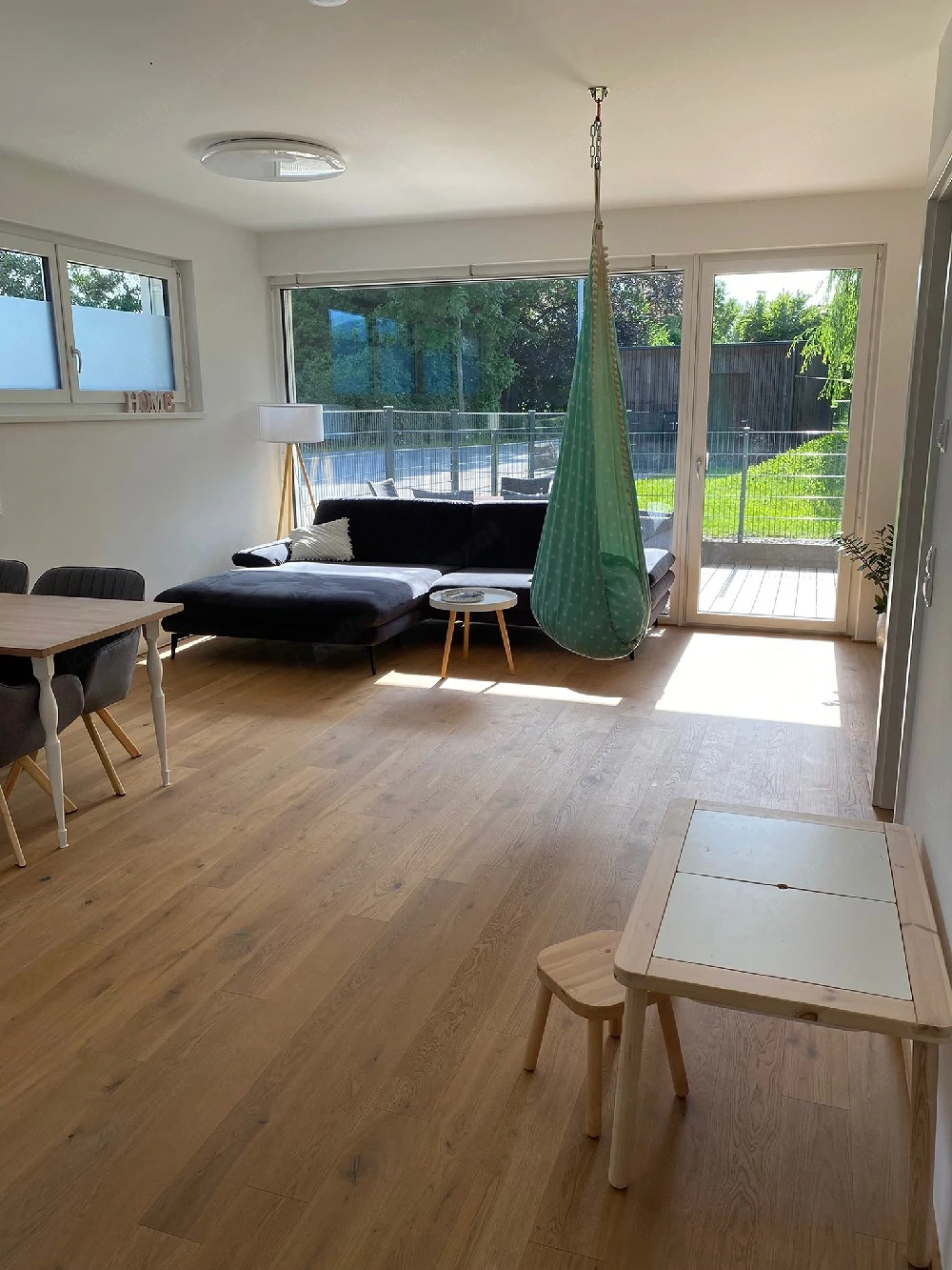 schöne helle 2 Zimmer wohnung 