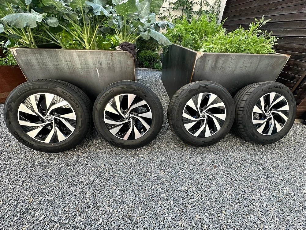 Original VW 16" Sommerkompletträder Passat B9, Neuwertig (DOT 1525)