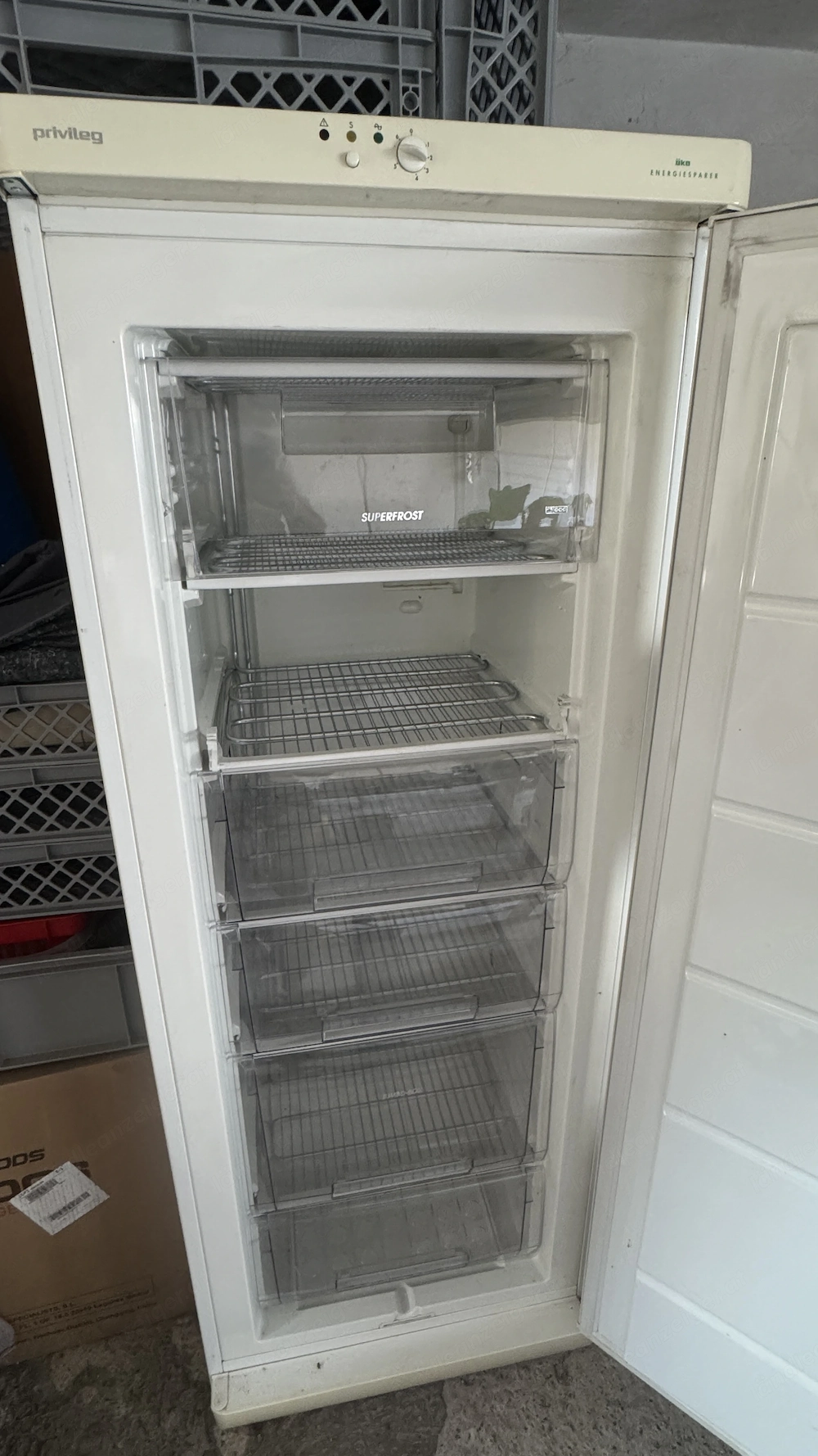 Tiefkühlschrank zu verschenken