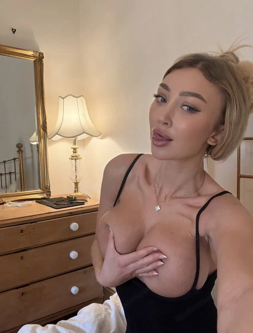 new escort girl available 