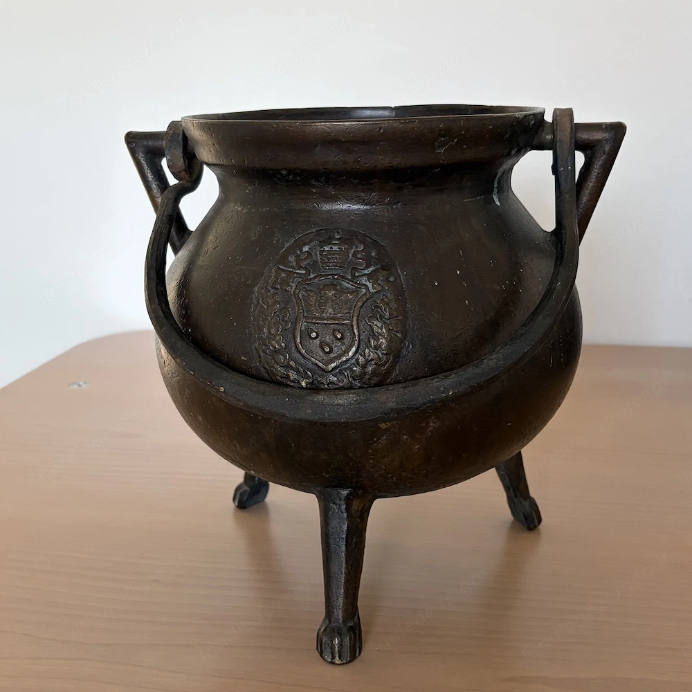 Heraldischer Grapen aus Bronze