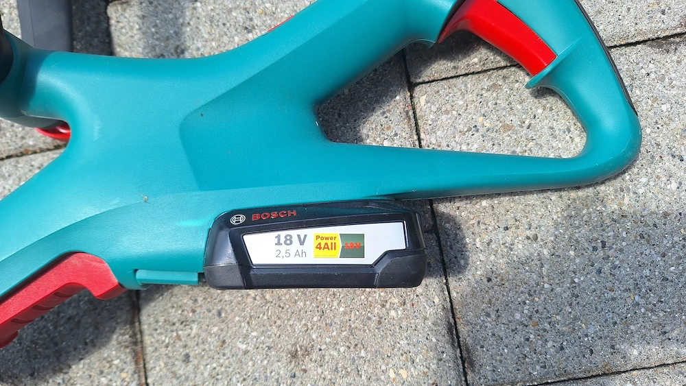 Rasentrimmer Bosch 23-18 Li inkl Akku 