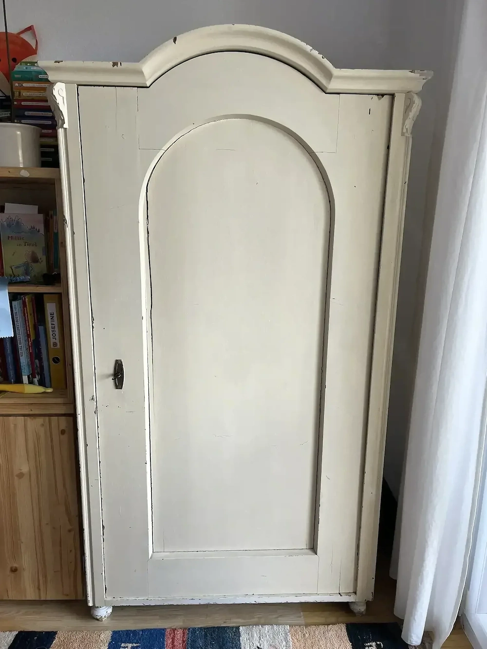Kleiderschrank vintage weiß