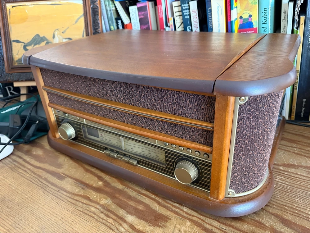 Retro-Musikanlage mit Plattenspieler, CD, Kassette, Radio & USB   Top Zustand