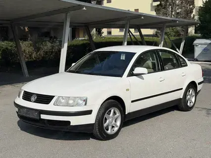 Vw Passat 1.8 Automatik TÜV NEU wenig Km