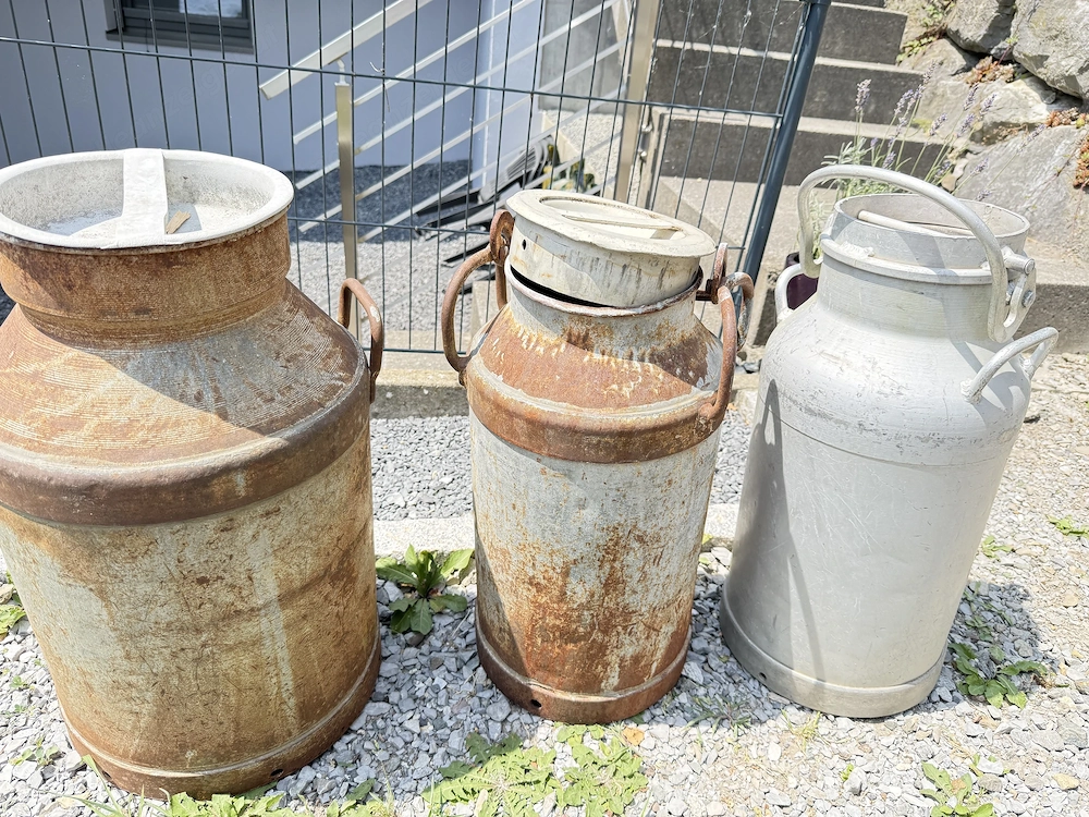 Milchkannen orgi. aus der Stkm.