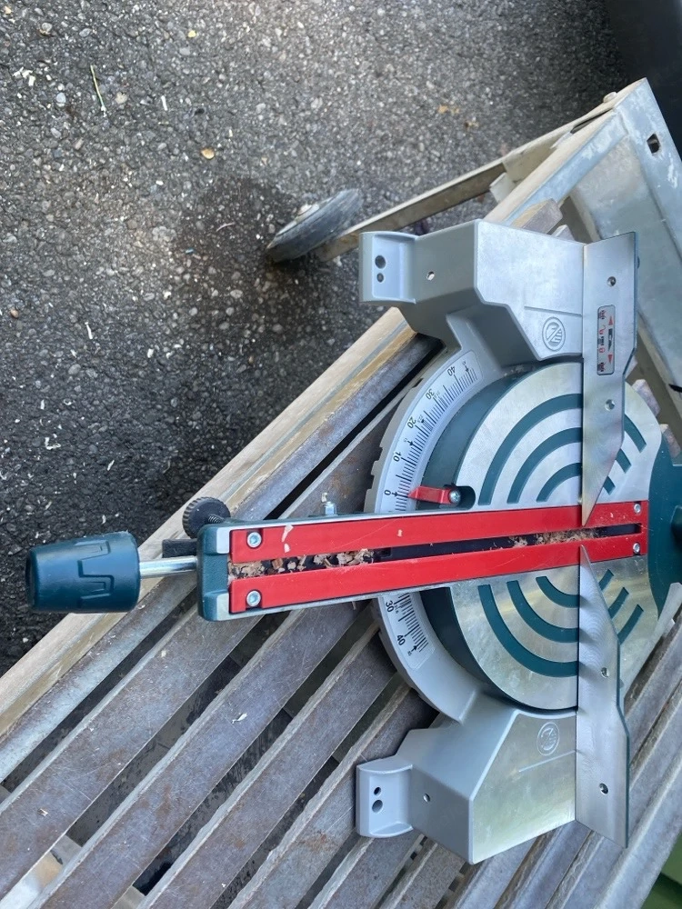 Verkaufe Profi Bosch Kapp und Gehrungsfräse in neuwertigen Zustand