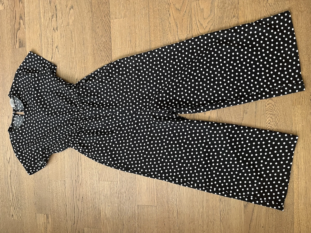 Jumpuit, schwarz mit weißen Punkten 