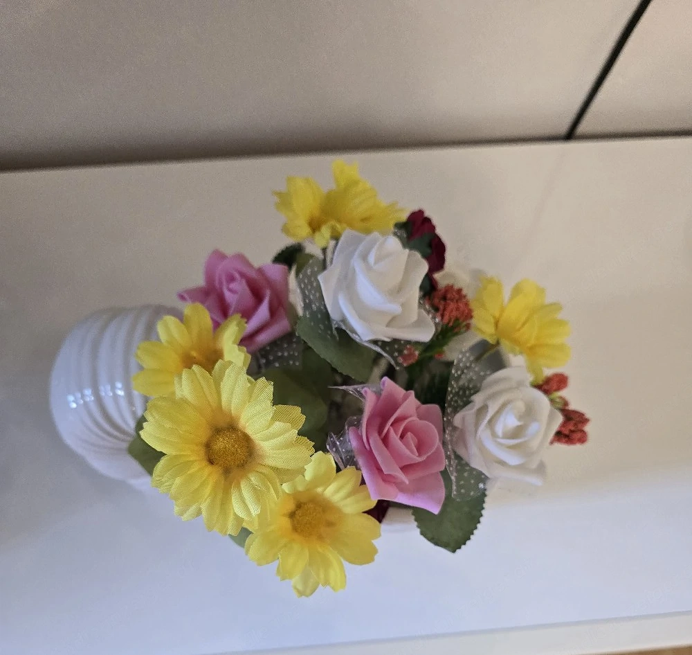 künstliches Blumengestück