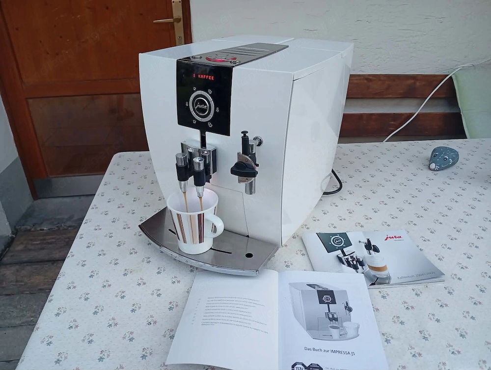 Jura Impressa J5 in Weiß
