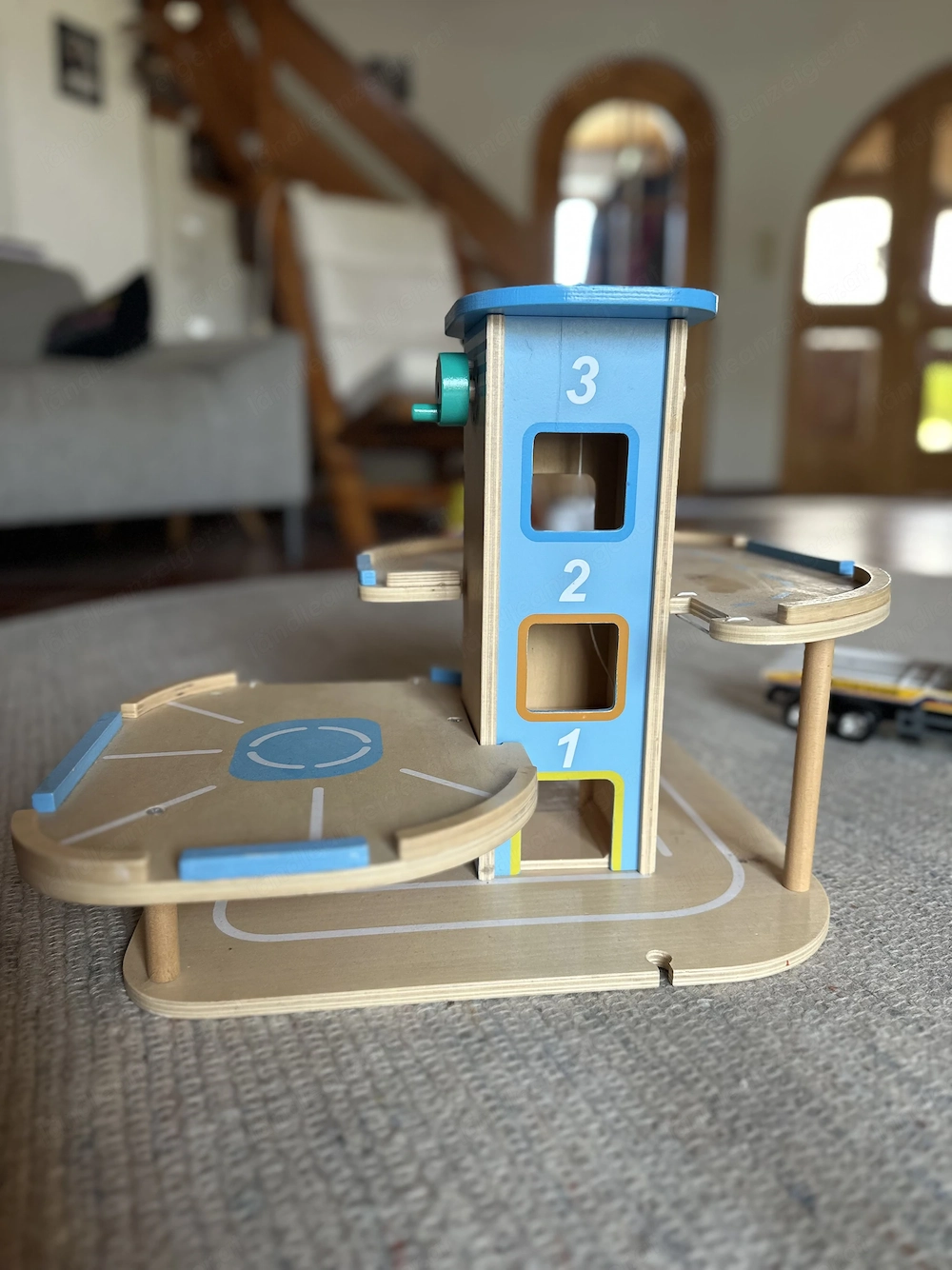 Holzparkgarage mit Aufzug