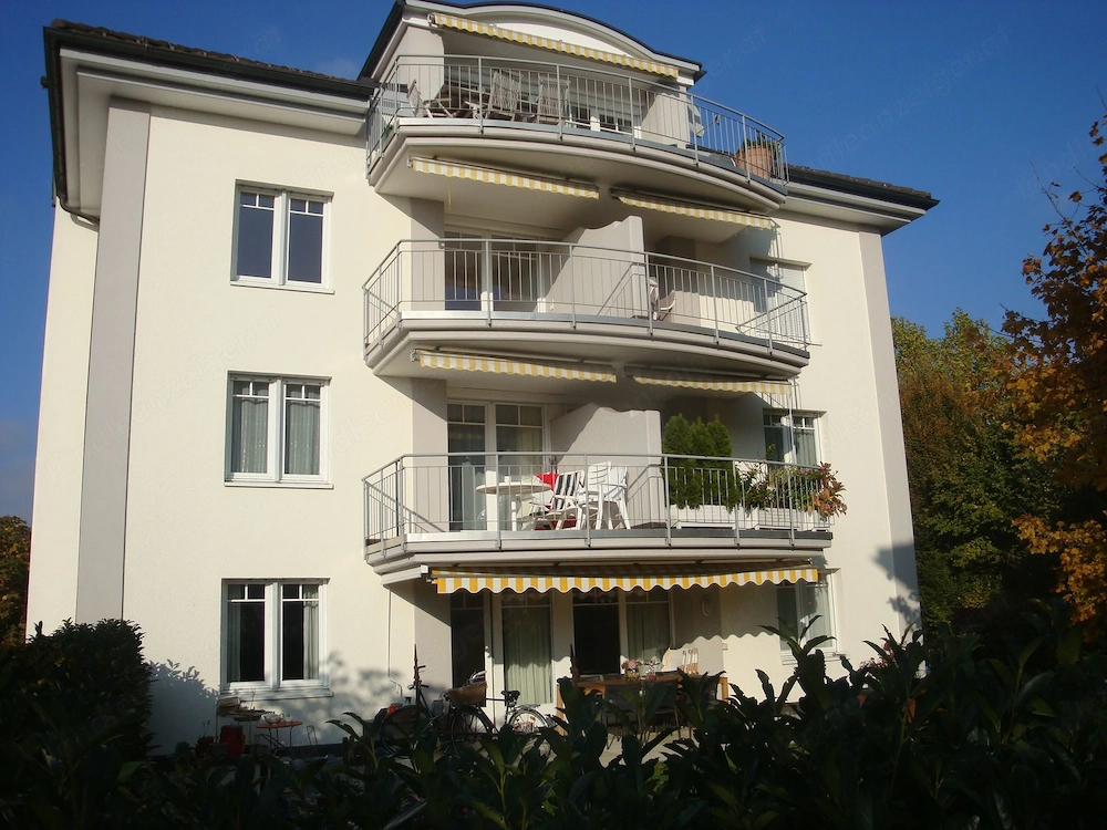 Lichtdurchflutete, ruhige  2 Zimmerwohnung mit großem Balkon und Tiefgarage, Ortsmitte Lustenau