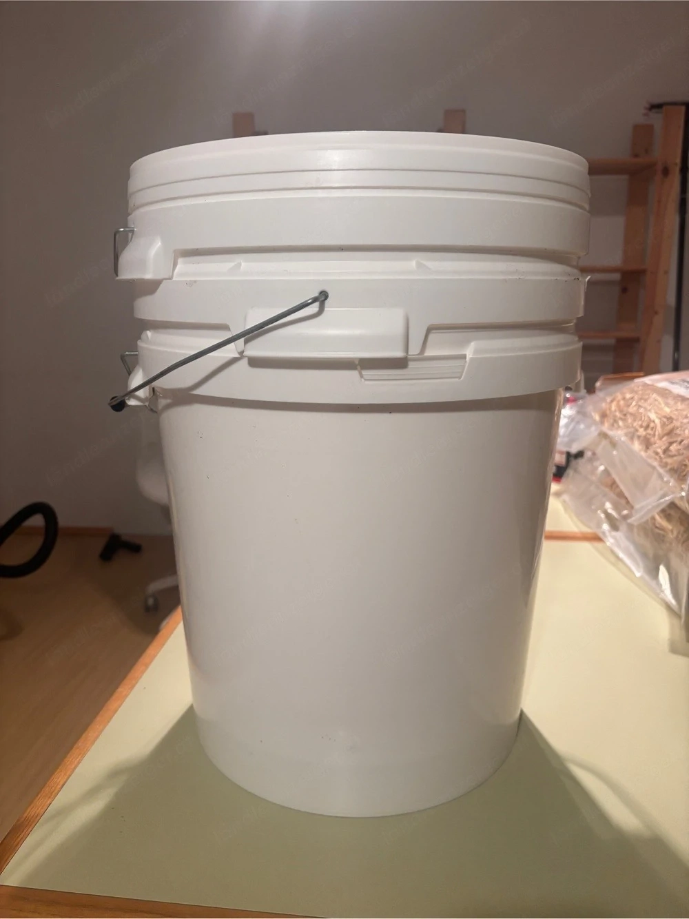 Eimer mit Deckel 30L