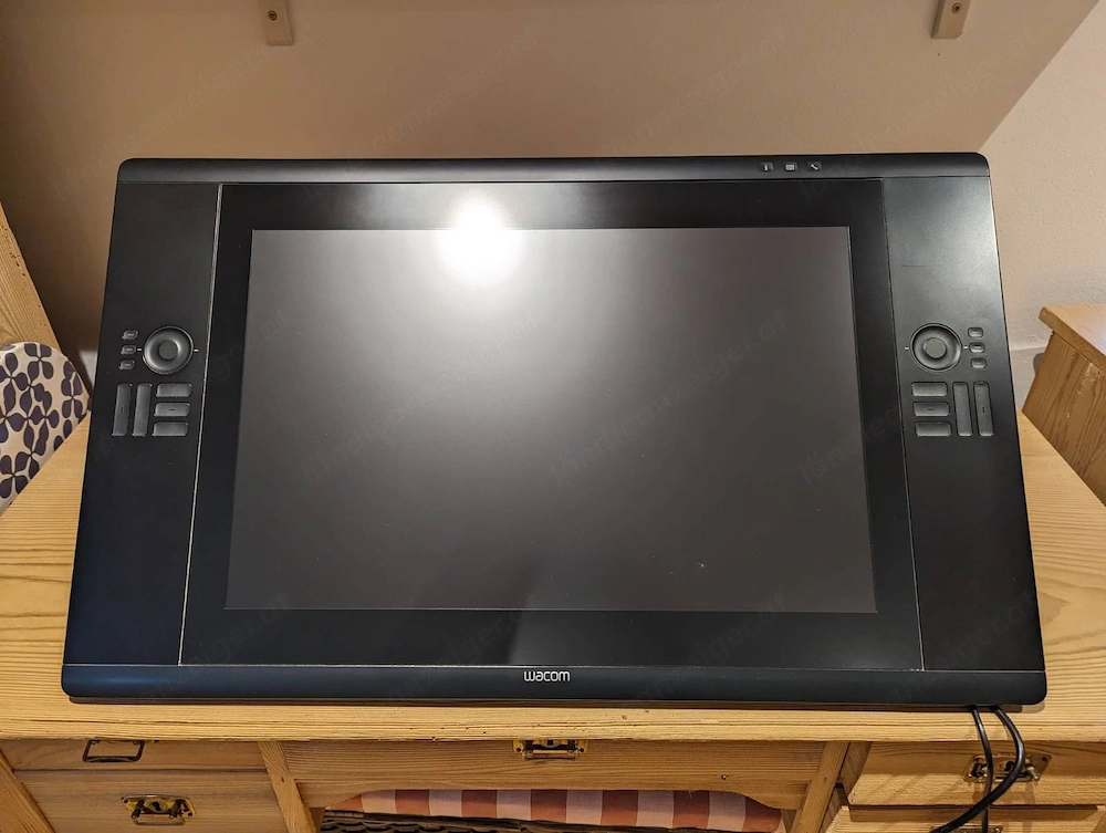 Wacom Cintiq 24HD (DTK-2400) Grafikmonitor   Sehr guter Zustand, inkl. Stift & Kabel