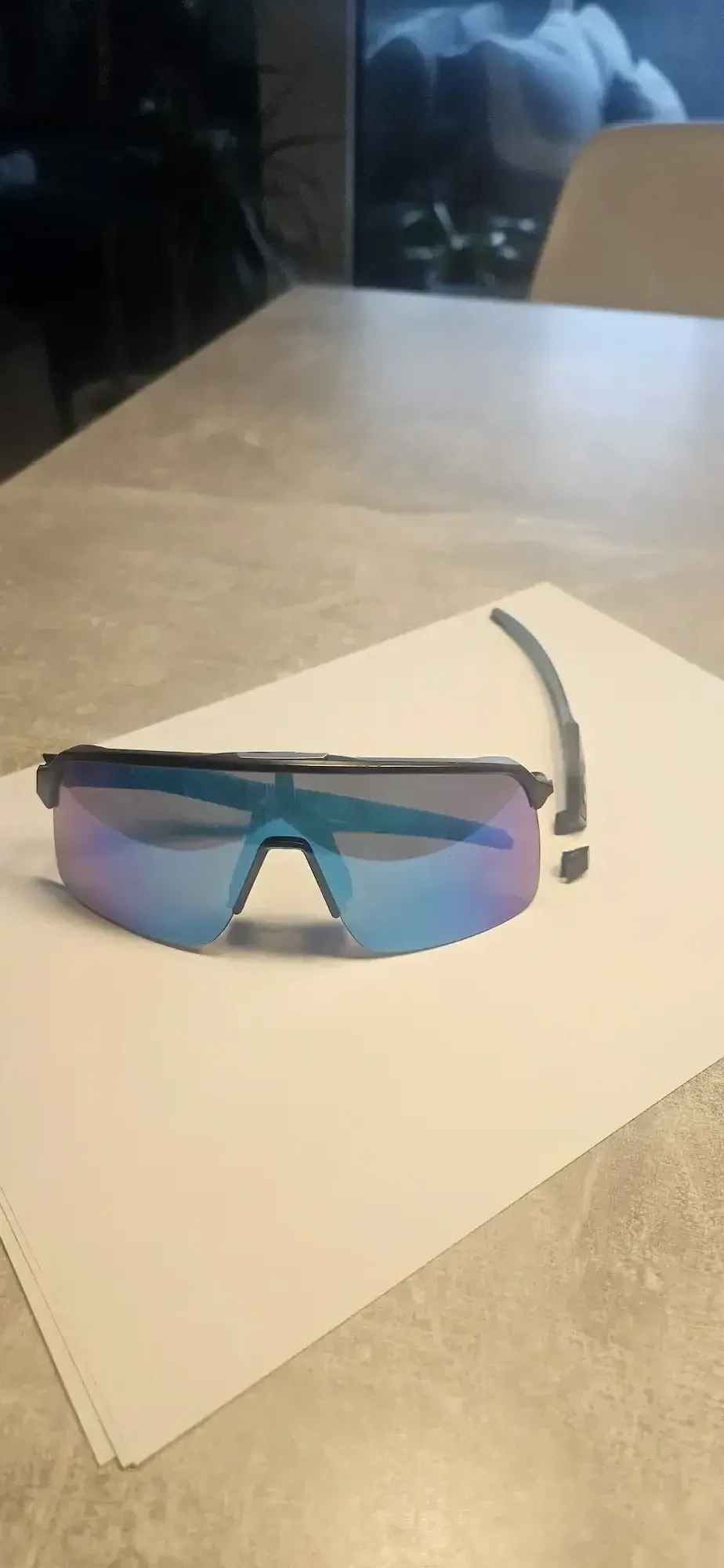Oakley Sutro Lite Sonnenbrille