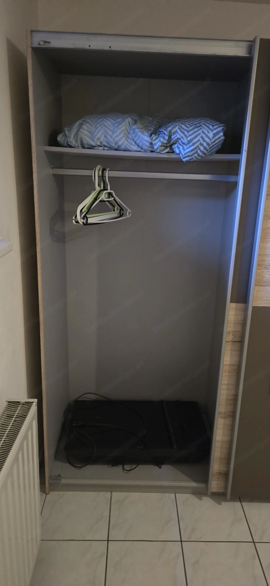 Kleiderschrank