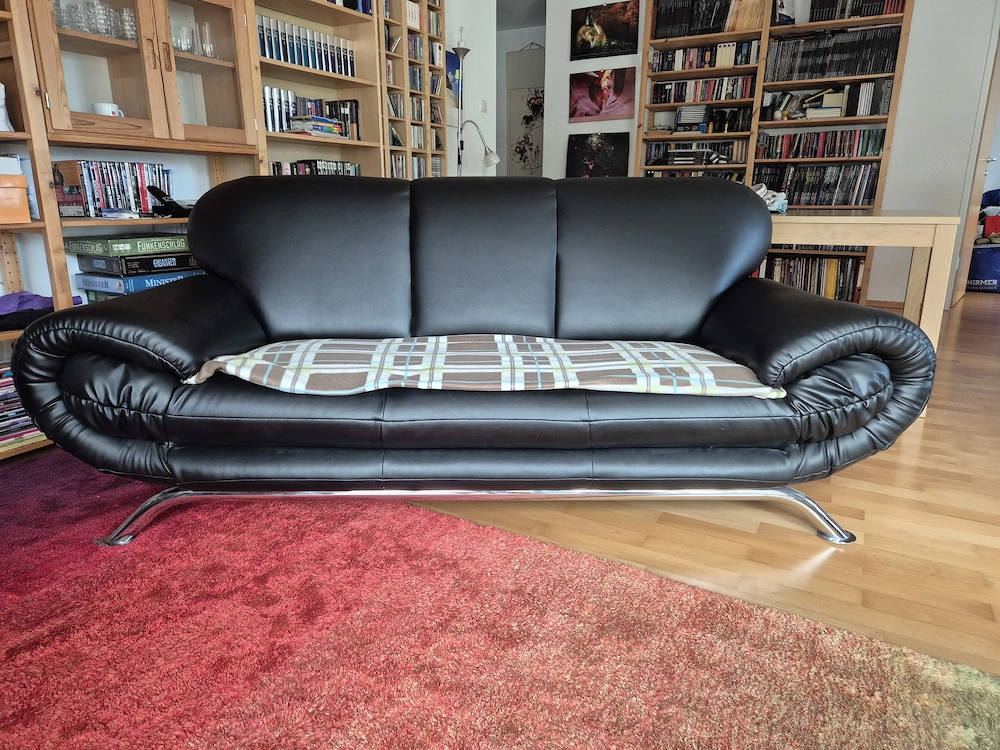 Elegante Couch (schwarzes Kunstleder)