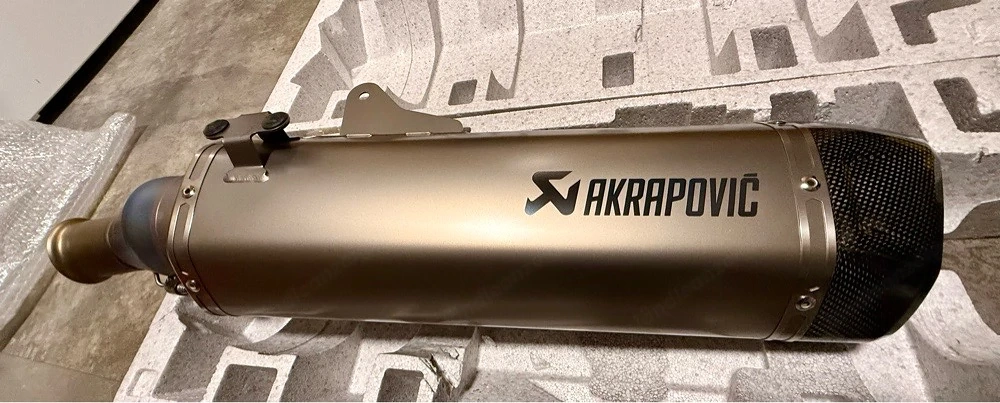 Verkaufe Akrapovic Endschalldämpfer Husqvarna 701 2024