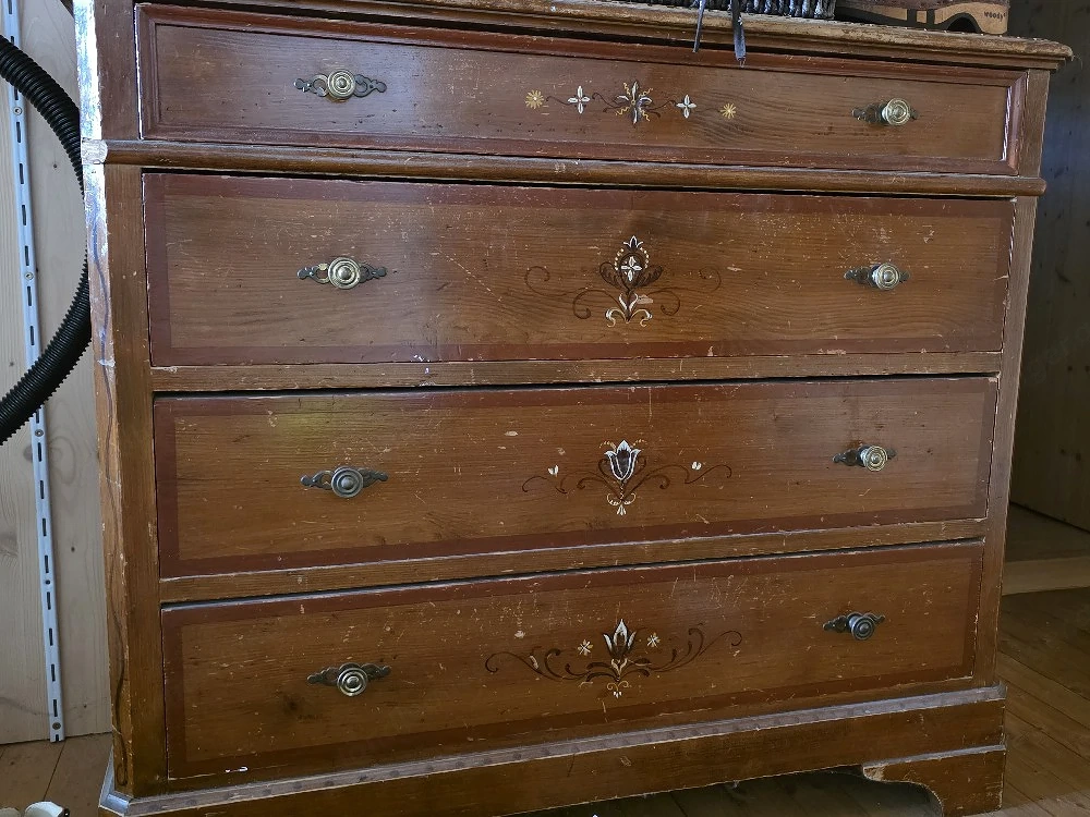 Kommode aus der Biedermeier Zeit