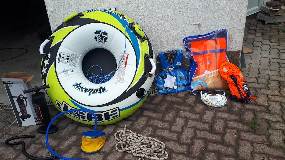 Wakebord SchwimmwestenZubehör Schwimmreifen mit SeilNeuwertig