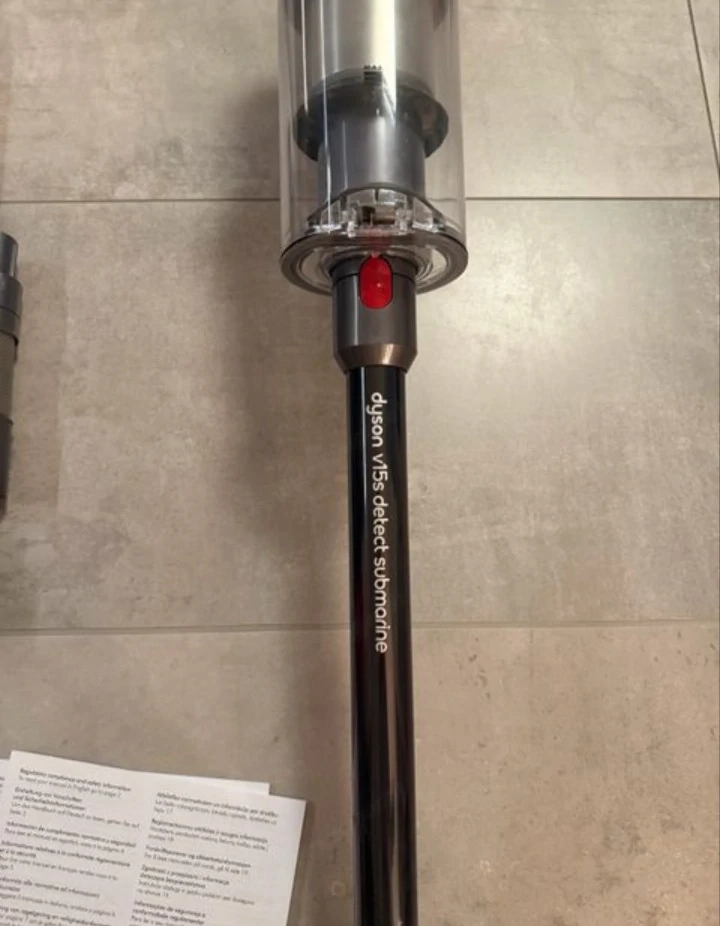 Dyson V15S