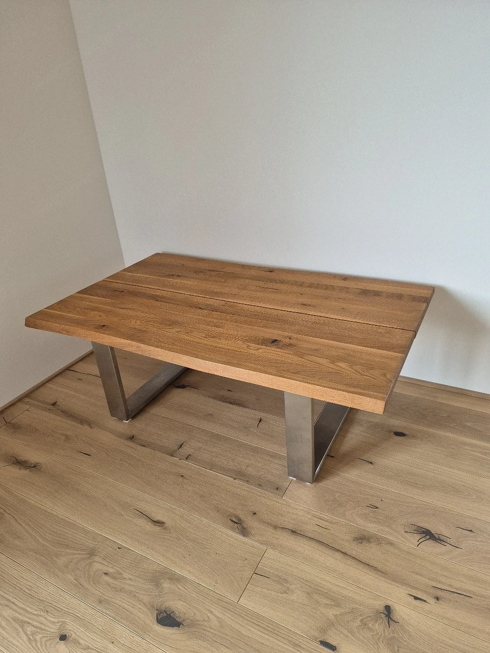 Couchtisch Eiche massiv mit Edelstahlgestell