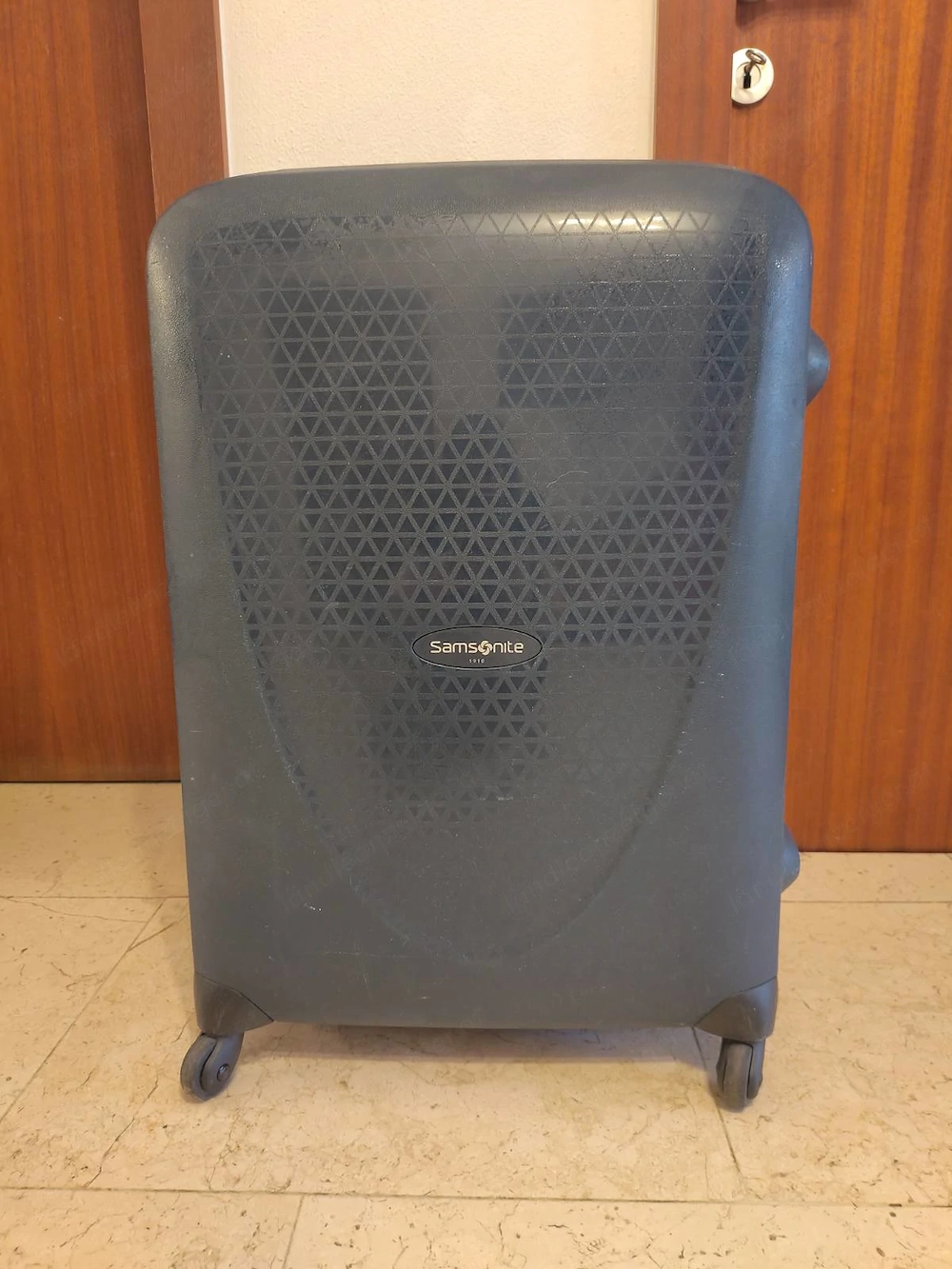 ZU VERSCHENKEN: Hartschalenkoffer Samsonite, funktioniert normal