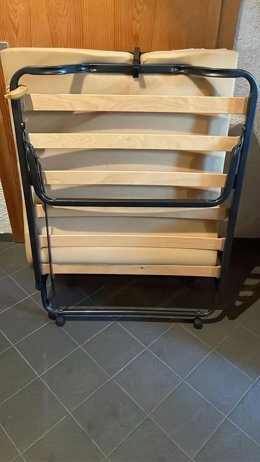 Klappbett zu verschenken