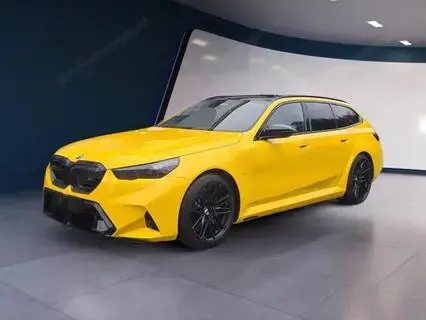 BMW M5 Basis Touring Comfort+DrivAssistPlus+FFC+Pano 535 kW (727 PS), Automatik, Allrad
