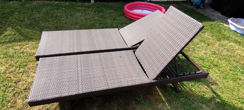 Qualitativ hochwertige Liegen aus Rattan günstig abzugeben