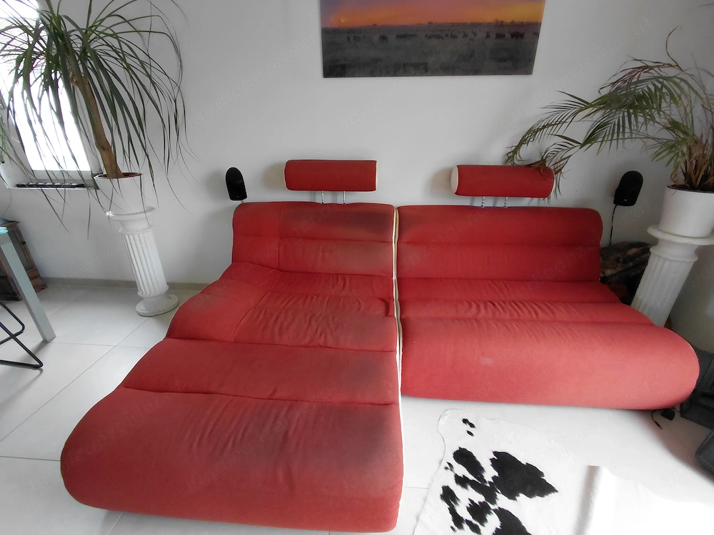 rote Couch zu verschenken