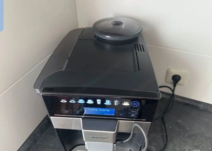 Siemens EQ.6 Plus S500 Kaffeevollautomaten.