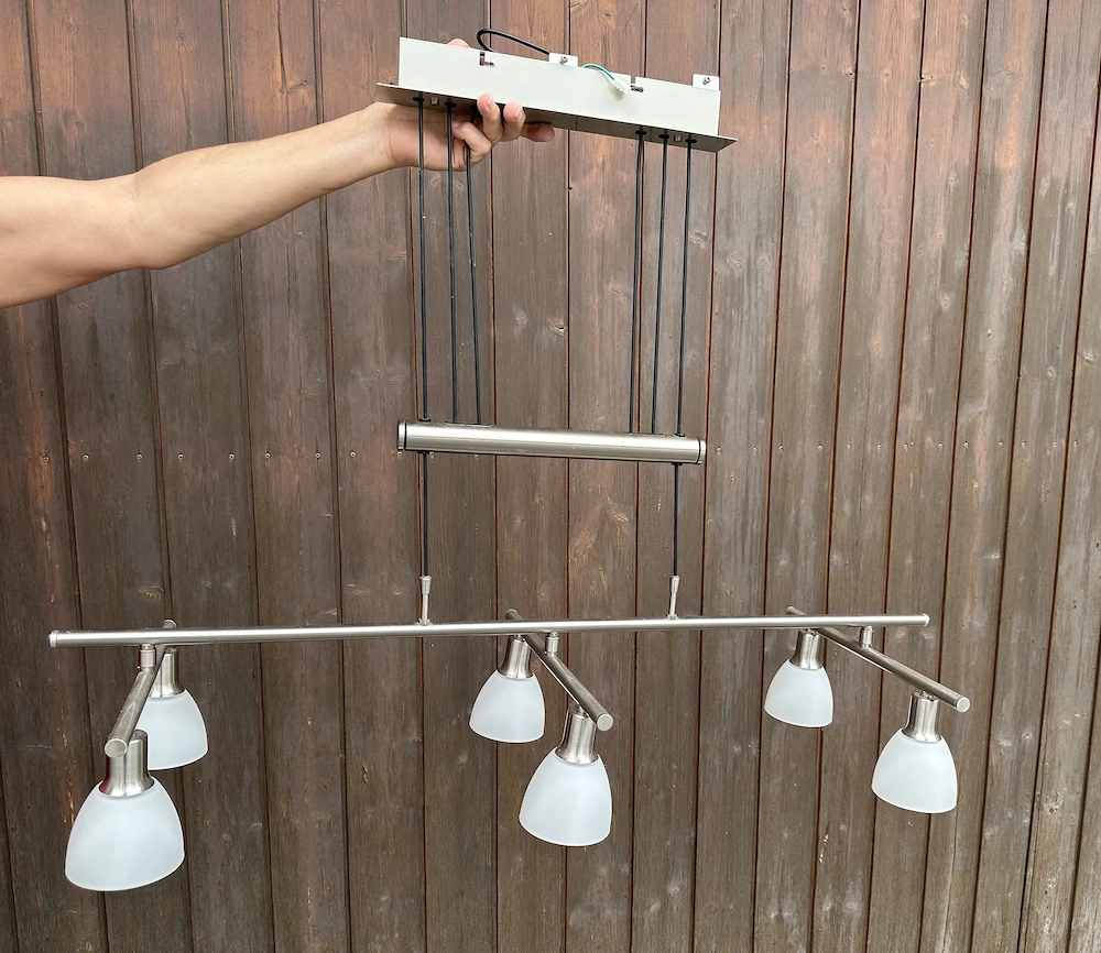 Esstischlampe mit drehbaren Elementen 