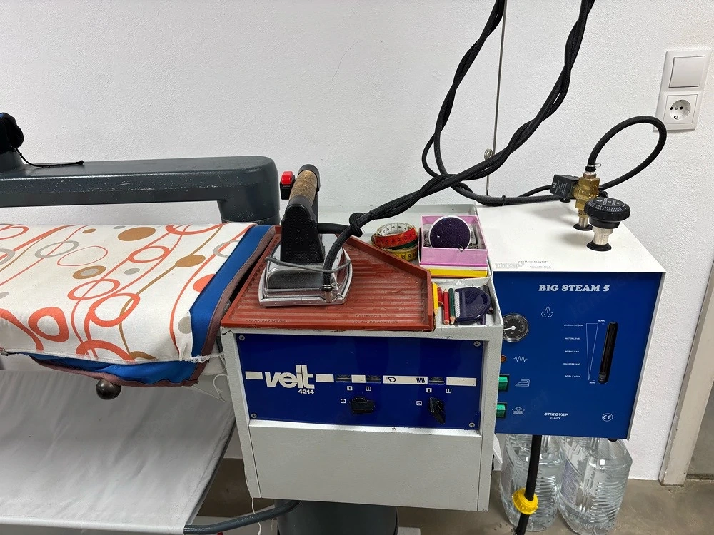 Veit Bügelstation mit Absaugtisch