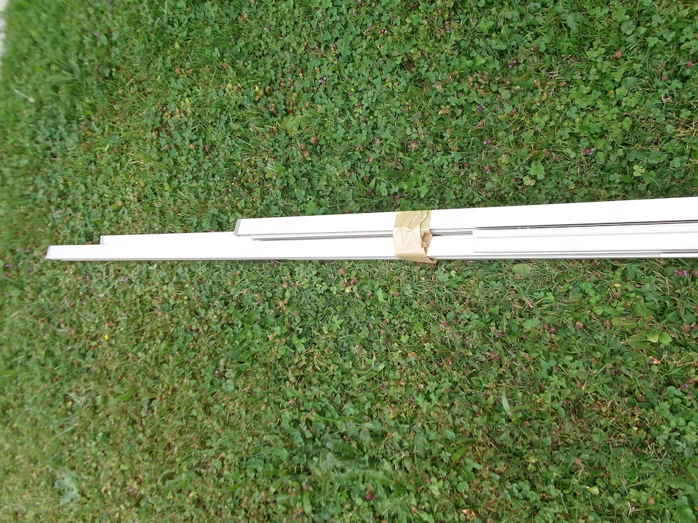 Vorhangschiene mit Klettverschlüßen
