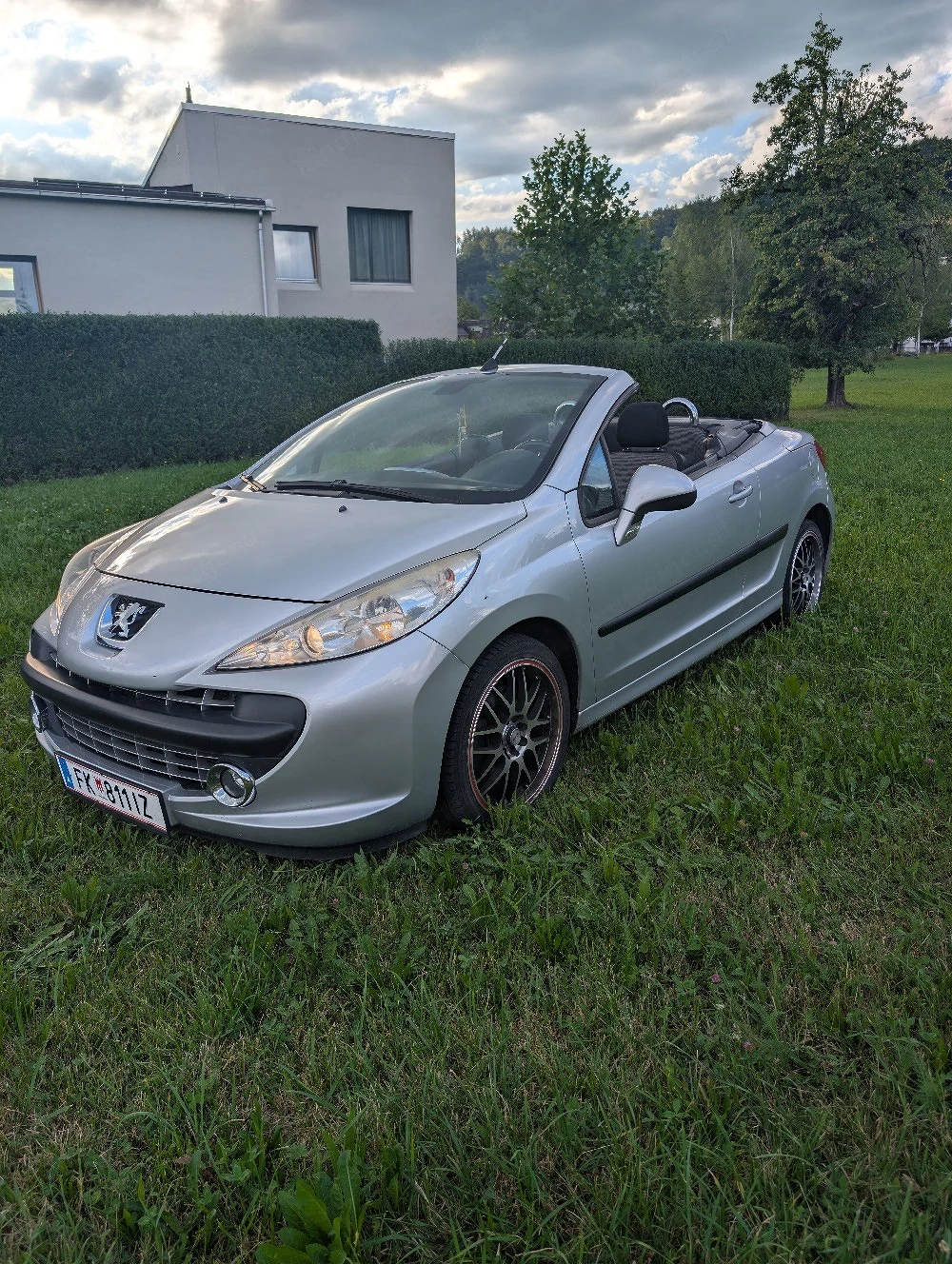 Cabrio Peugeot 207cc Turbo 150 Ps mit Pickerl