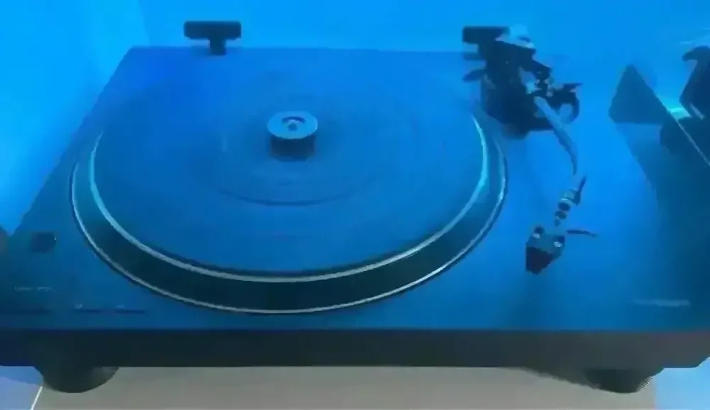 Technics SL-1500C Plattenspieler (Schwarz) - Sehr wenig gelaufen!