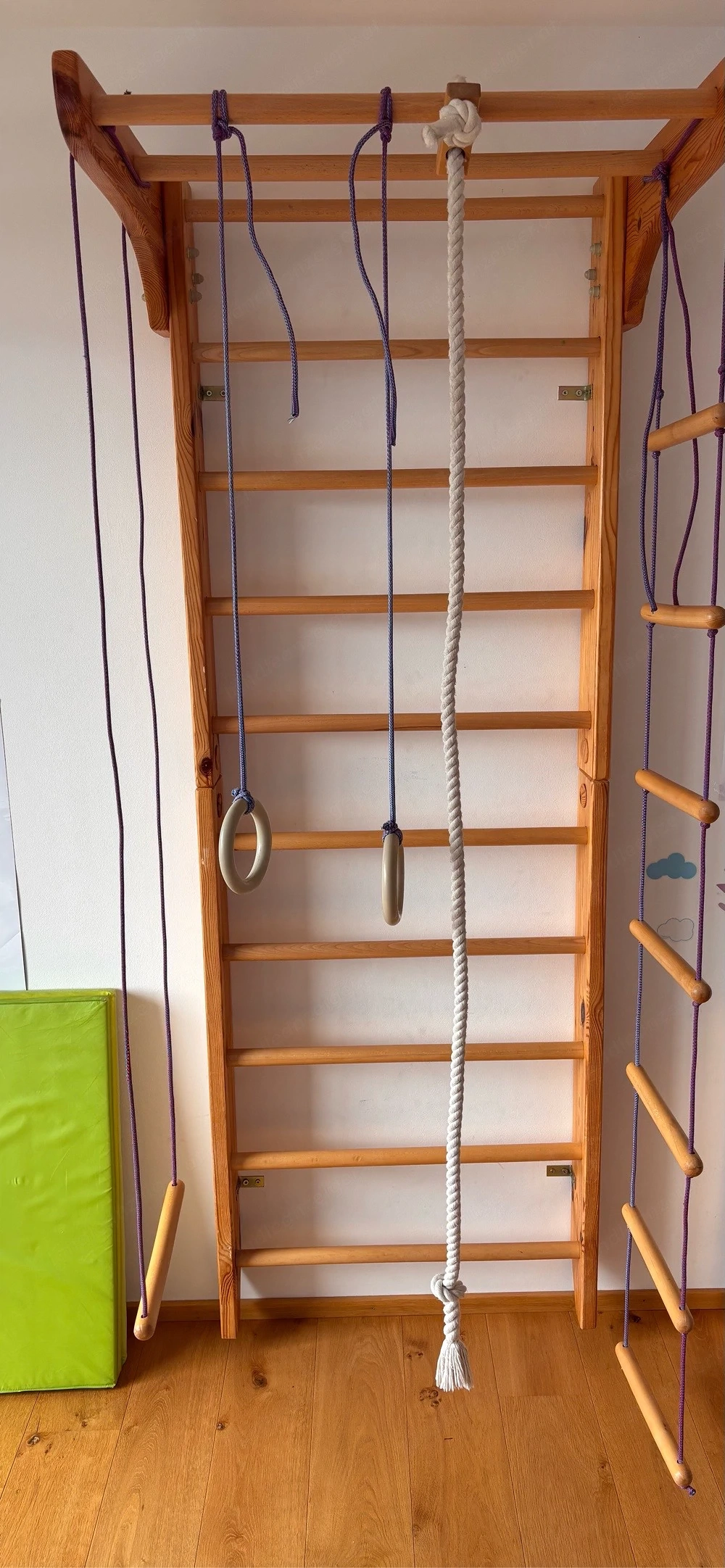 Hochwertige Sprossenwand   Klettergerüst aus Massivholz inkl. Zubehör