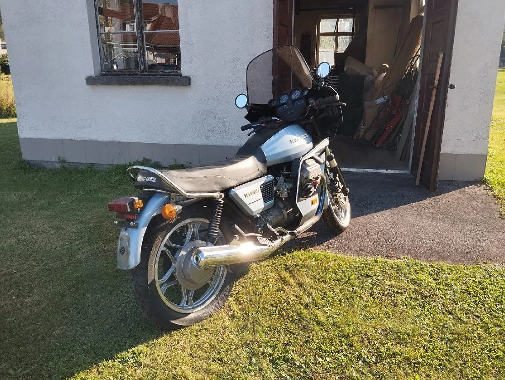 Moto Guzzi 1000 SP