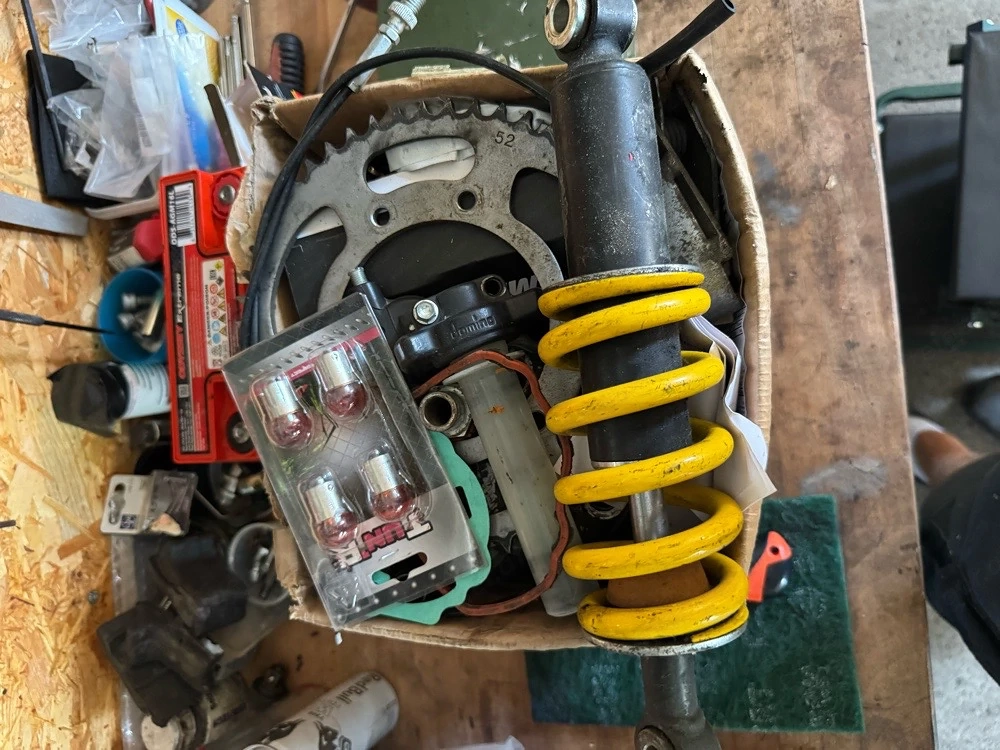 Mopedteile für Derbi- Aprilia abzugeben
