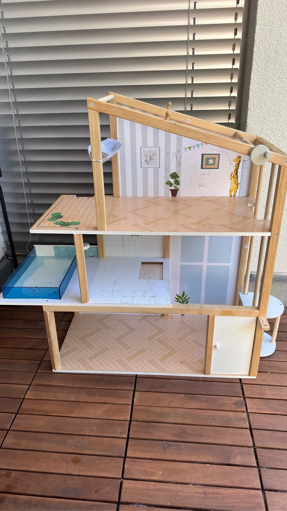 Richtig tolles Puppenhaus