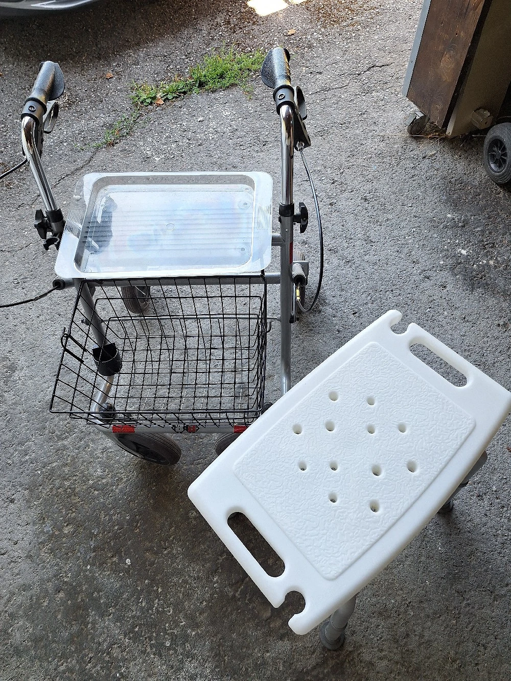 Rollator mit Duschstuhl 
