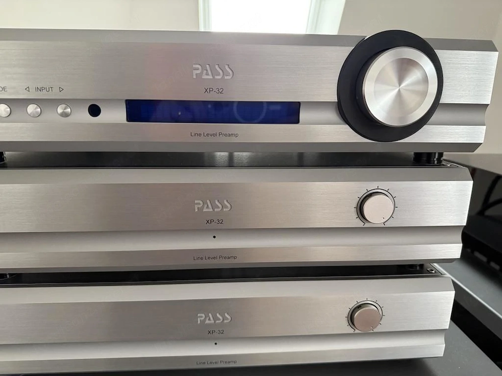 Pass Labs XP 32  (We are a Hi-Fi Store. Visit Our web : www.stereotecnica .com )