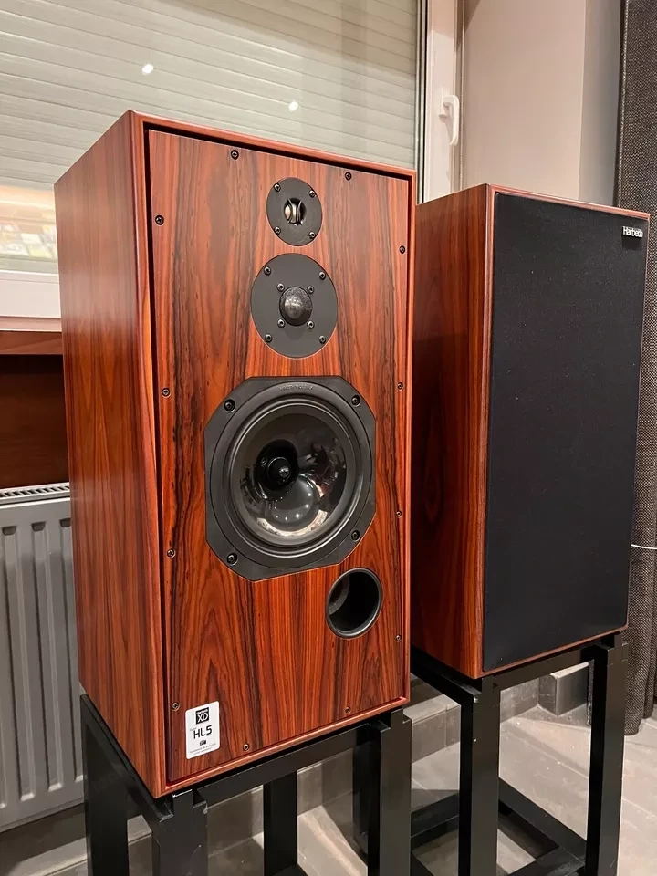 Harbeth SHL5+(PLUS ) XD  (We are a Hi-Fi Store. Visit Our web : www.stereotecnica .com )