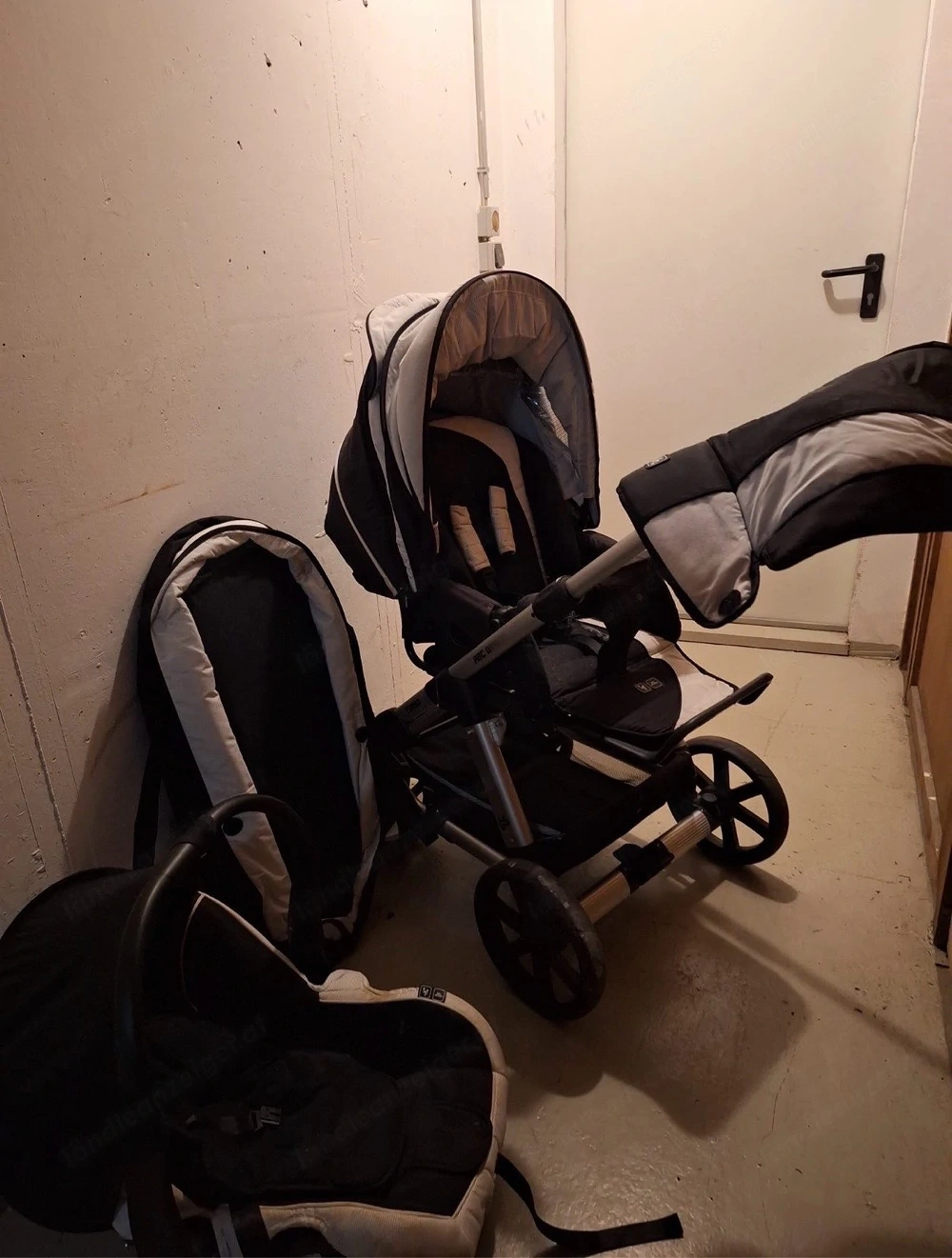 Kinderwagen mit Gestell