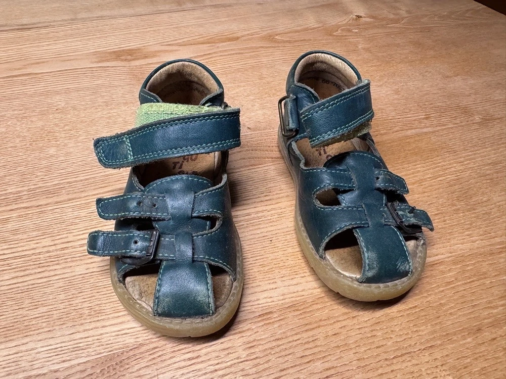 Sandalen Gr 24