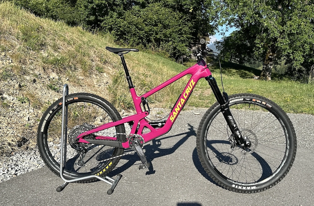 2025 Santa Cruz Bronson C als komplettes Fahrrad oder nur als Rahmenset.