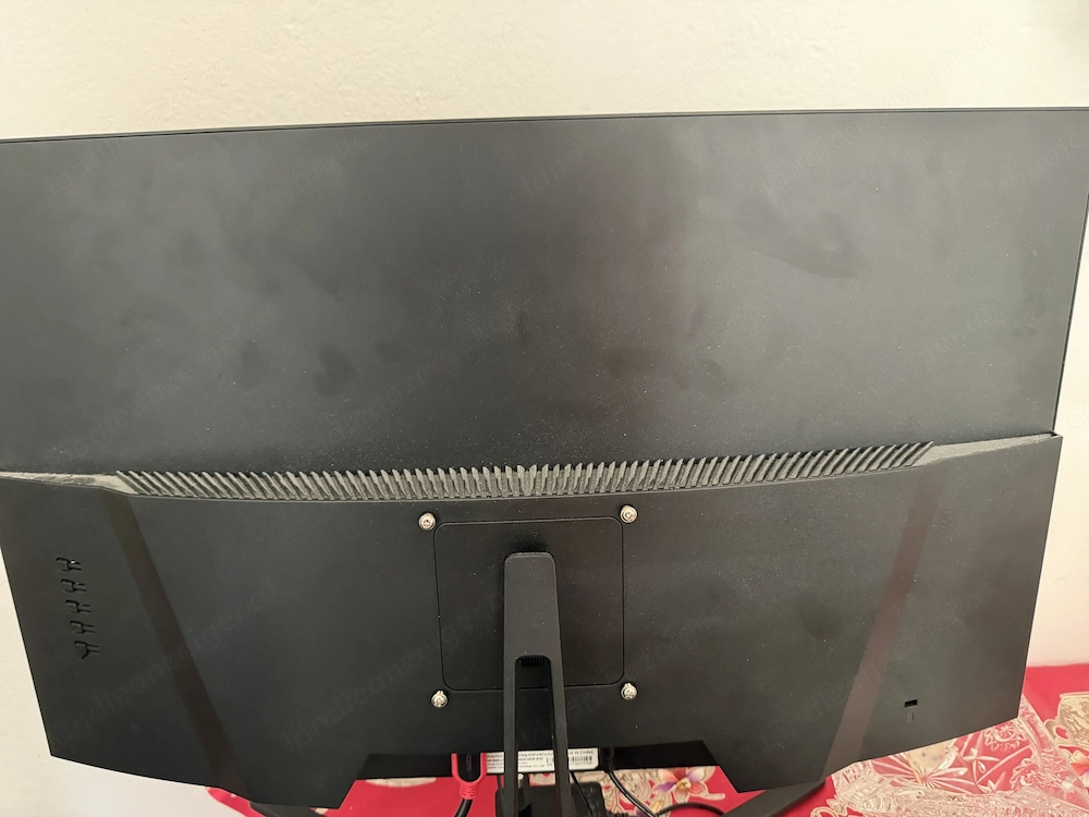 Monitor crua curved 180 hz 27 zoll